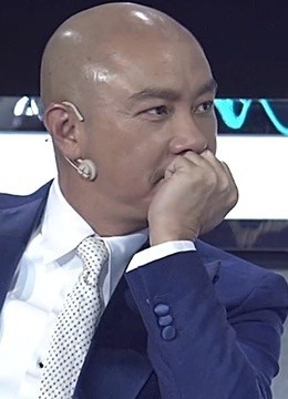 在公交车站直到黎明